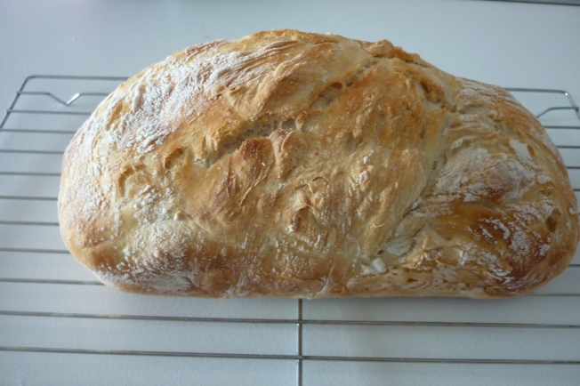 easy homemade no-knead yeasted organic bread preservative-free